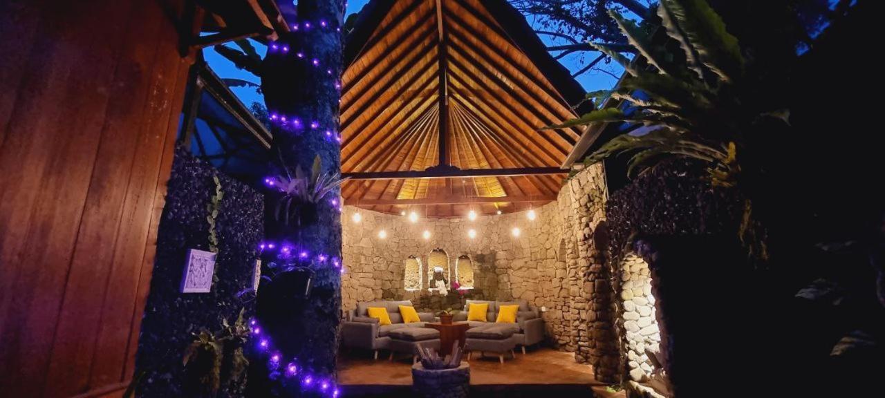 Avalon Ubud Castle & Spa Екстериор снимка
