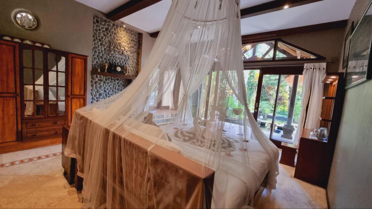 Avalon Ubud Castle & Spa Екстериор снимка
