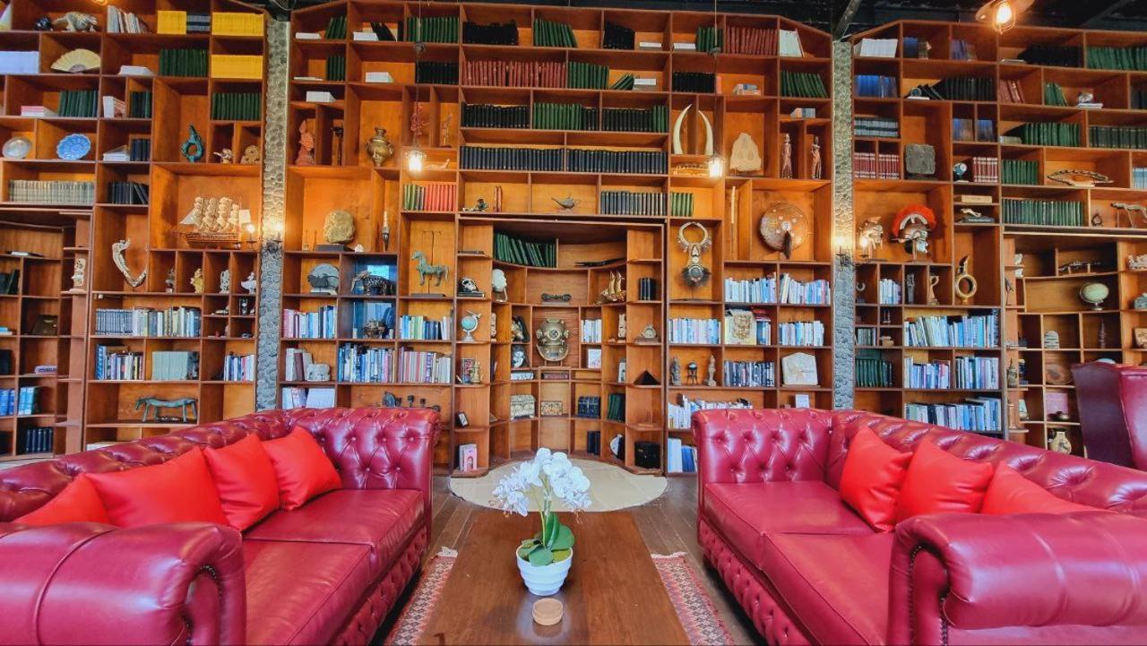 Avalon Ubud Castle & Spa Екстериор снимка