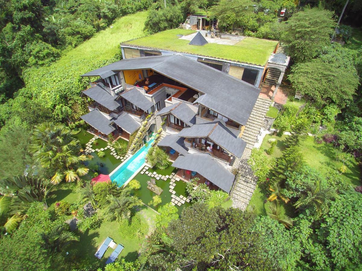 Avalon Ubud Castle & Spa Екстериор снимка